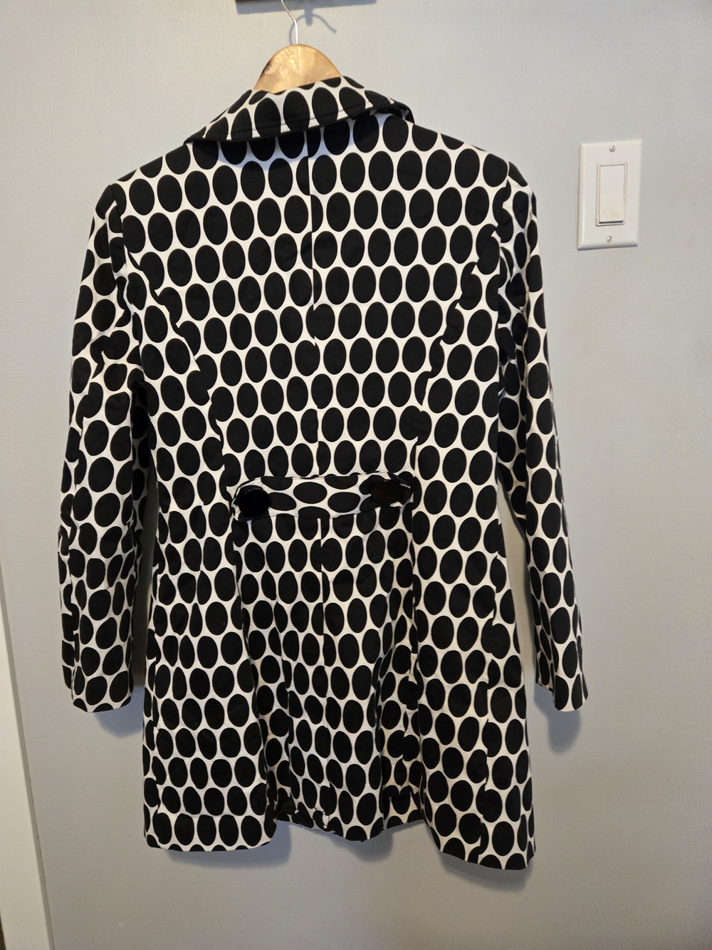 Peter Nygard Black and White Polka Dot Trench Coat - Picture 8 of 10